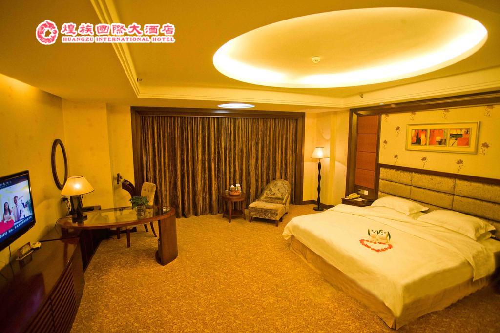 Huangzu International Hotel Huaihua Exteriör bild
