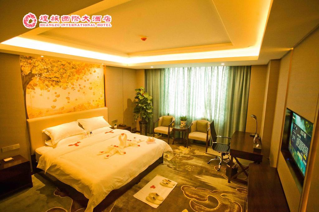 Huangzu International Hotel Huaihua Exteriör bild